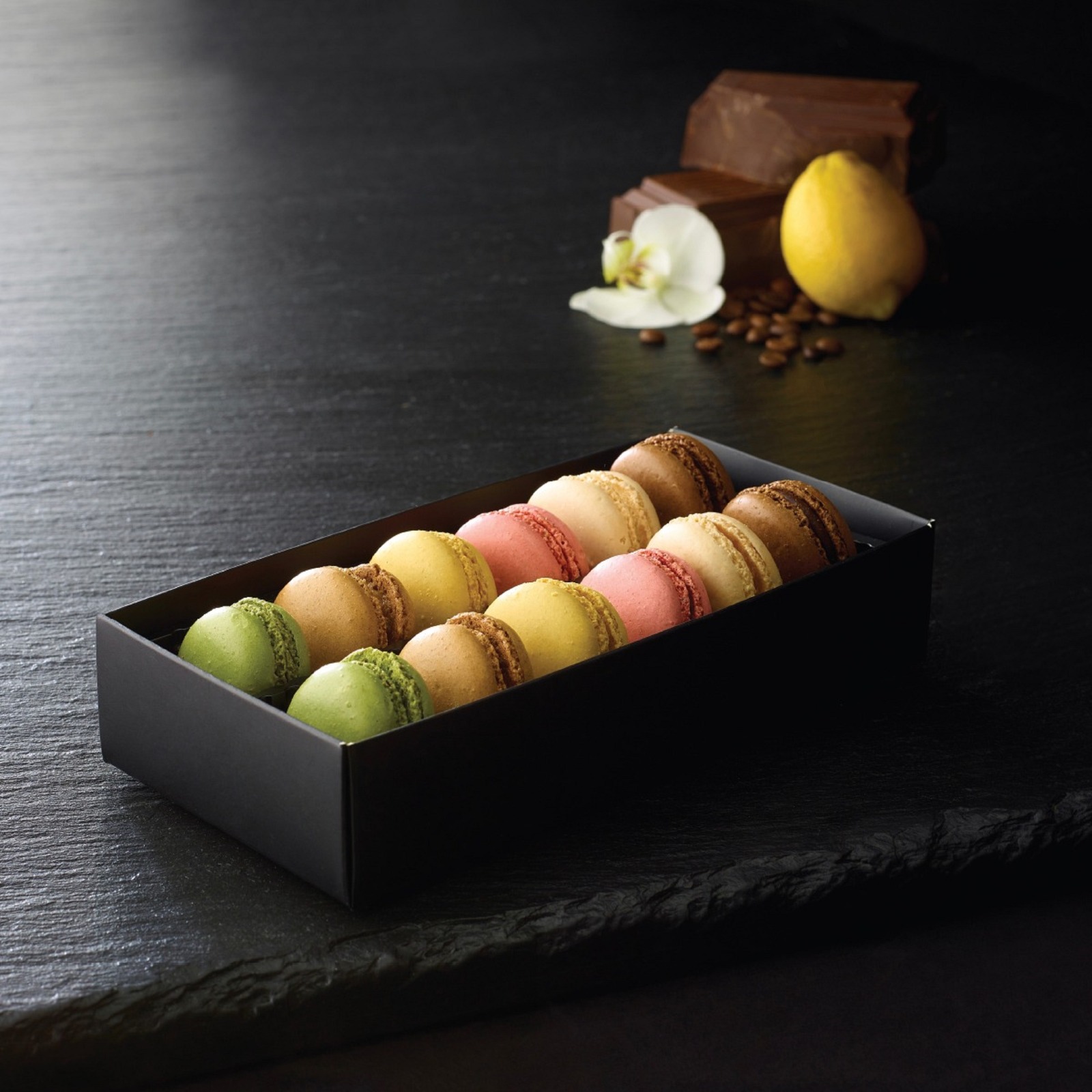 Mini Macarons (Box of 12)